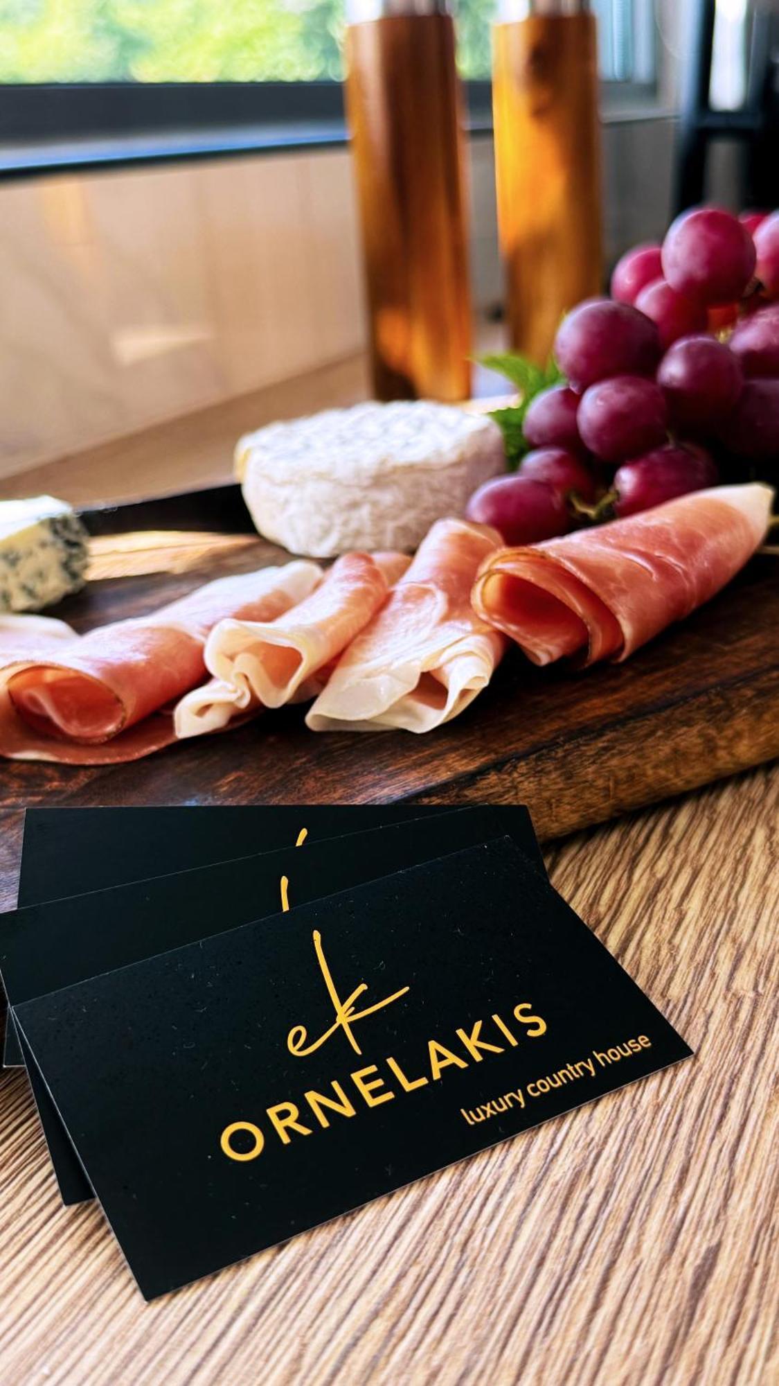 Ek Ornelakis, Luxury With Jacuzzi Khania