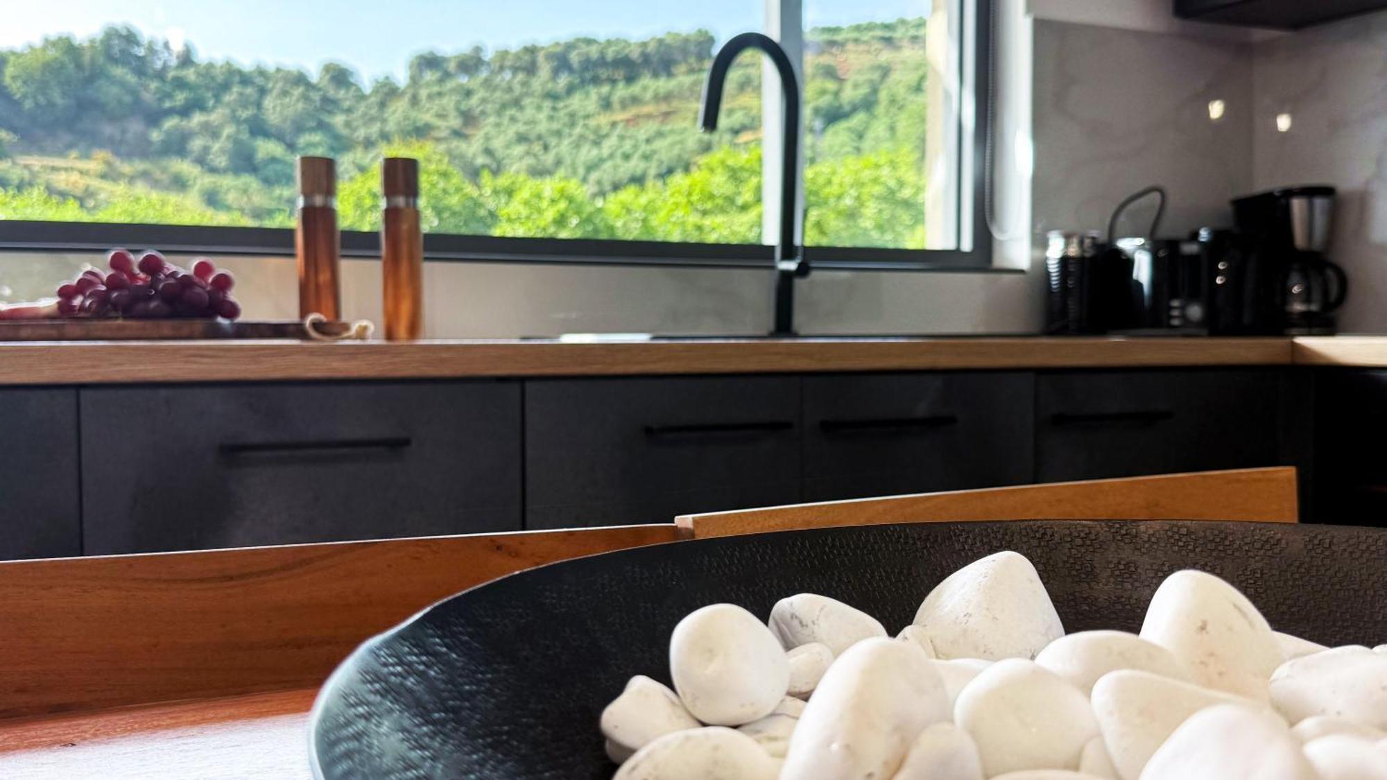 Ek Ornelakis, Luxury With Jacuzzi Leilighet