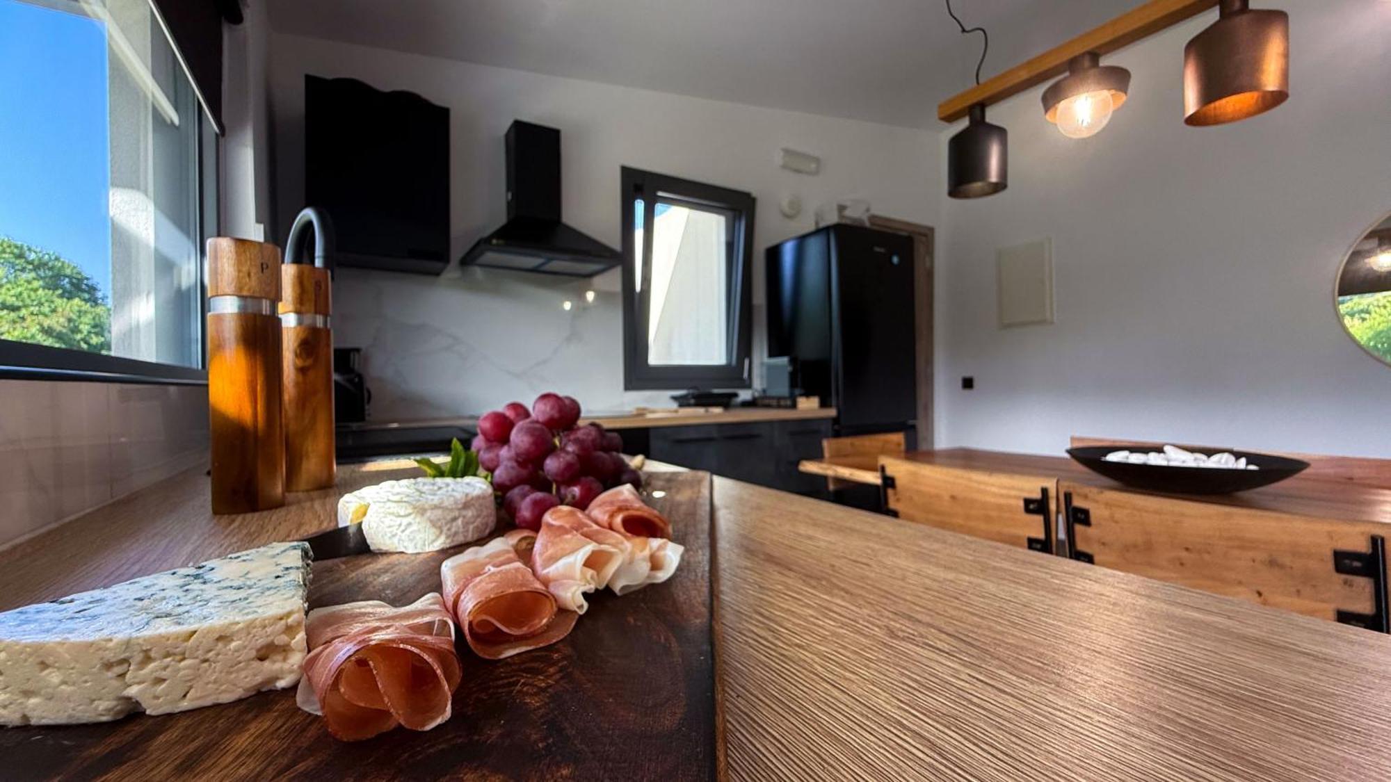 Leilighet Ek Ornelakis, Luxury With Jacuzzi *