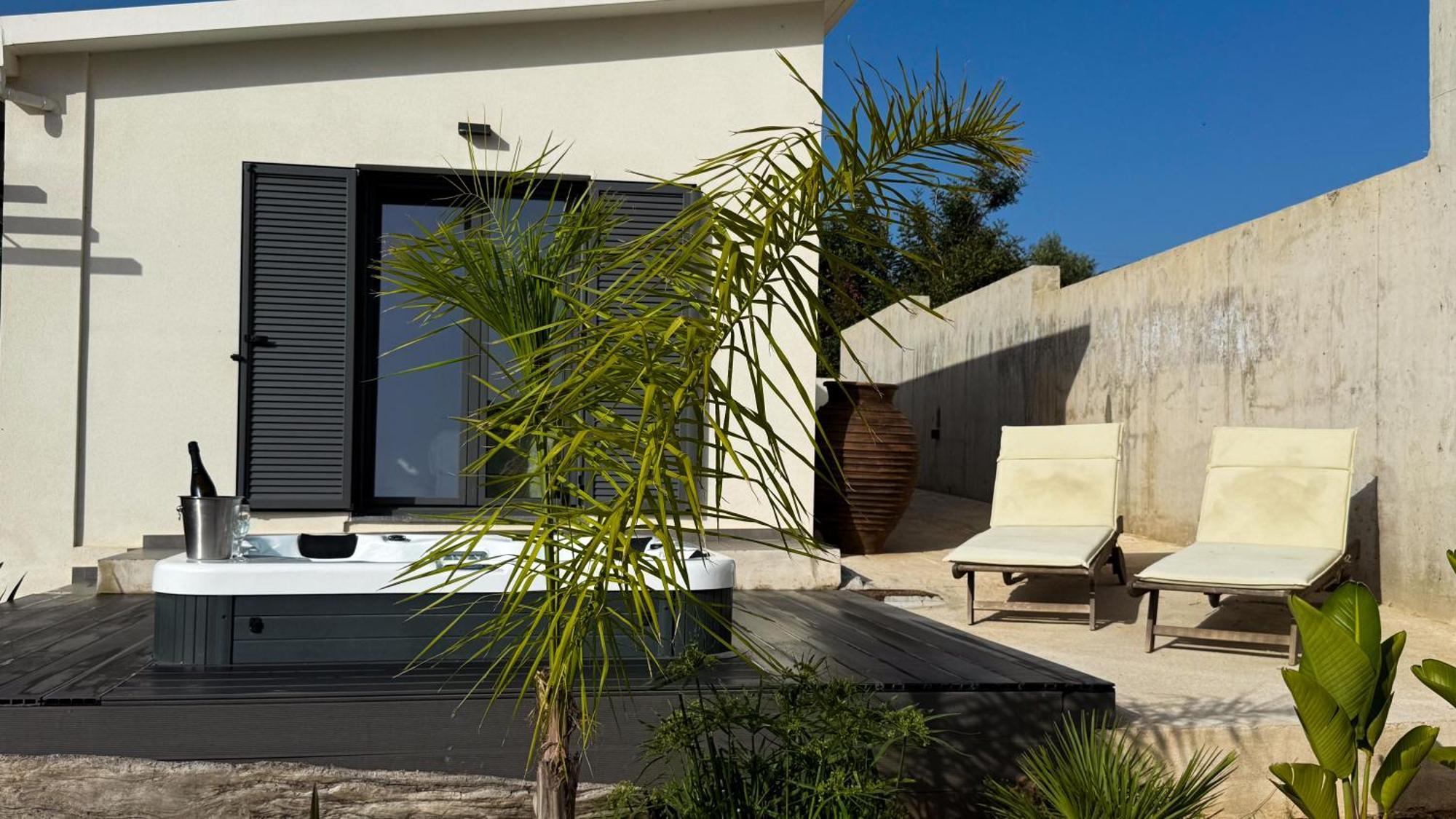 Ek Ornelakis, Luxury With Jacuzzi Leilighet Khania