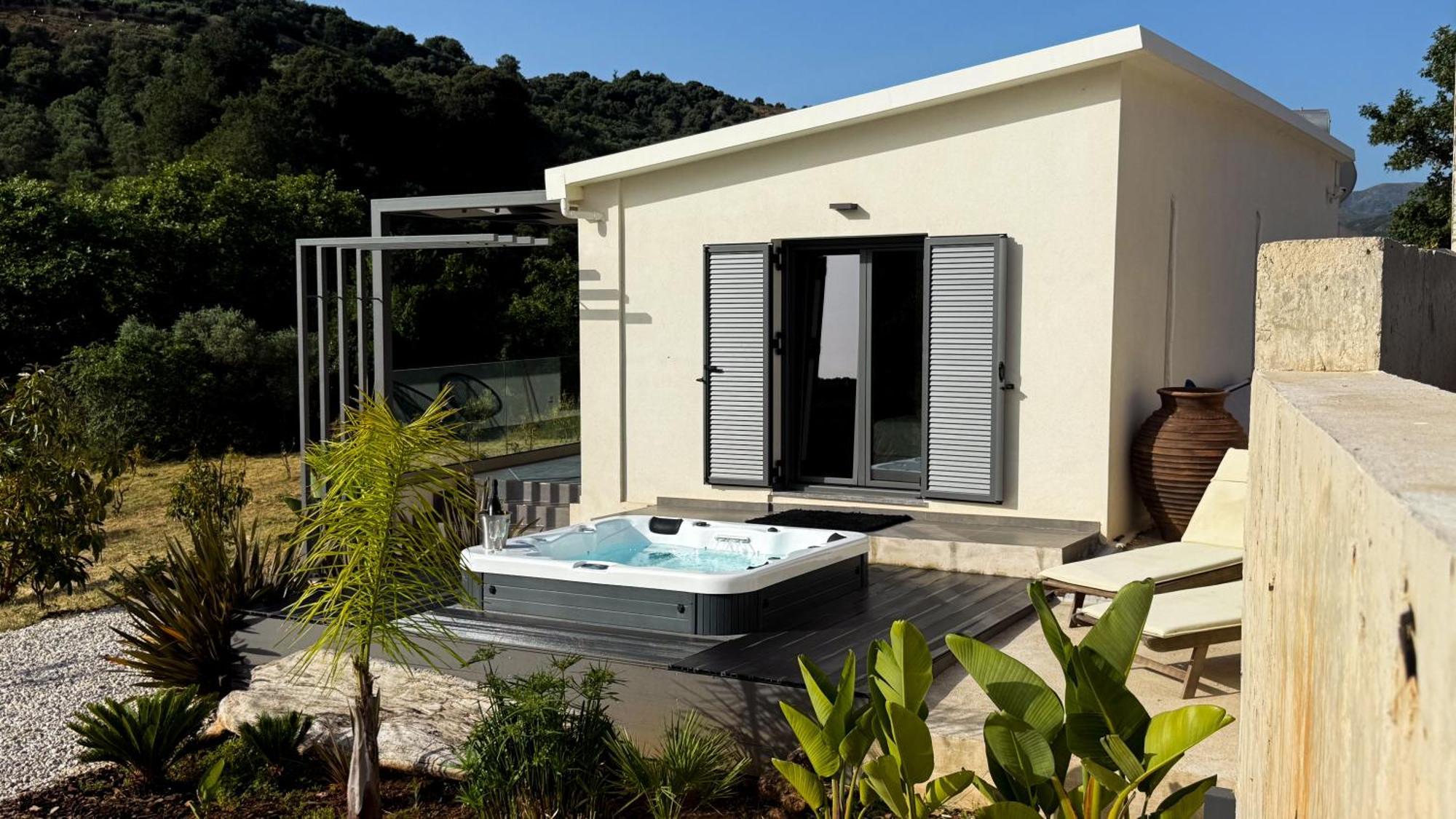 Apartament Ek Ornelakis, Luxury With Jacuzzi Chania (Crete)